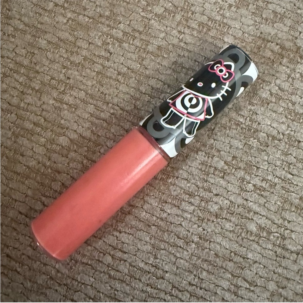 MAC Cosmetics Hello Kitty Lipgloss Color Mimmy